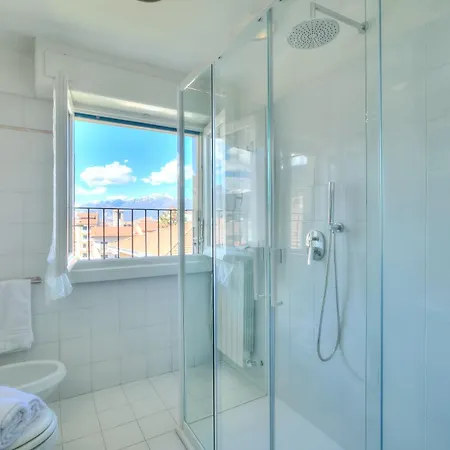 Apartment Petit Bijou De 2 Steps From - Happy Stresa